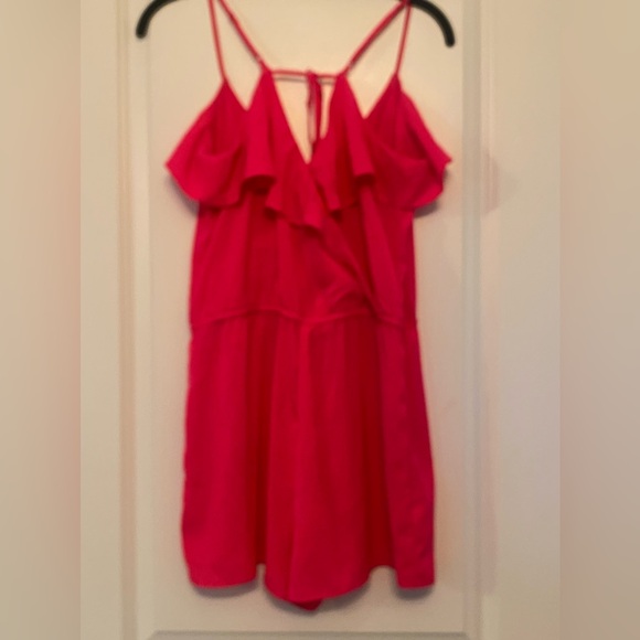 NWOT Pink American Eagle outfitters size S/P romper. Adjustable straps - Picture 5 of 6